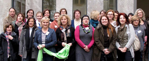 Bettina Hoffmann, frauenpolitische Sprecherin des Landesvorstands mit den Mentees bei der Auftaktveranstaltung.