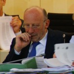 Dieter Posch auf der Regierungsbank im Plenarsaal