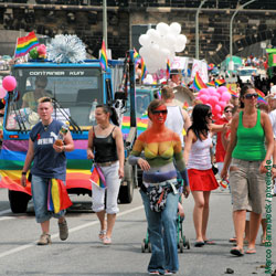 Lesben und Schwule beim jährlichen Christopher Street Day (CSD), Sozialpolitik