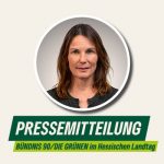 Rundes Portraitfoto von Katy Walther mit einer Sprechblase mit dem Text "Pressemitteilung" auf hellem Hintergrund.