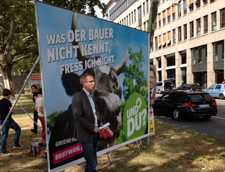 Wahlkampfmanager Kai Klose bei der Vorstellung der Großflächenplakate